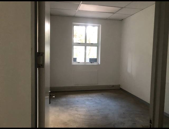 1,518M² OFFICE TO LET IN SANDTON CENTRAL